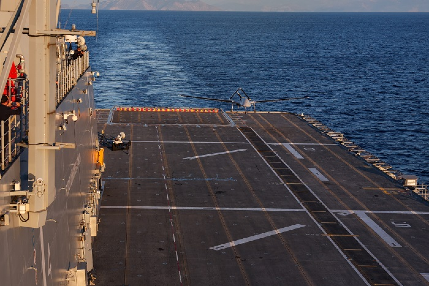 Bayraktar_TB3_TCG_Anadolu_inis_kalkis (6)-i673d068c2539a.jpg